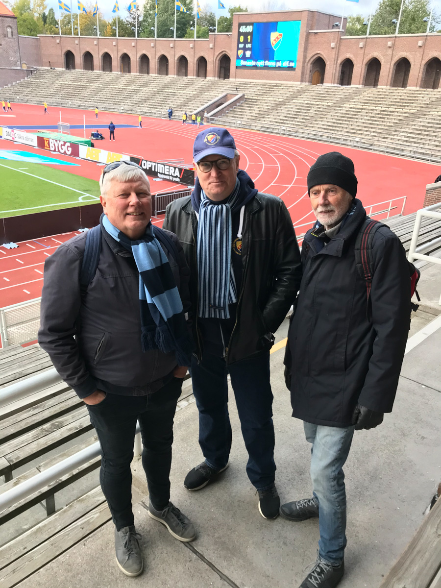 Första fotbollsmatchen på plats under pandemin.