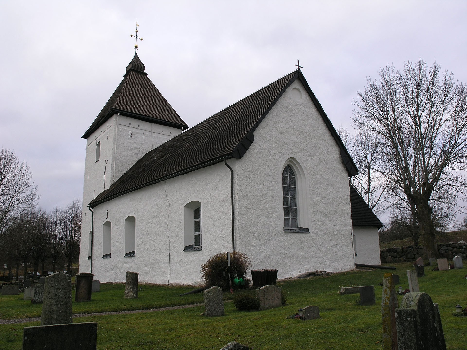 En stenkyrka.
